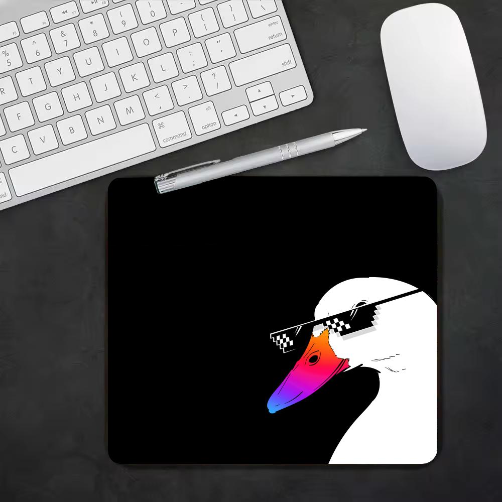 Niedliches Mauspad mit weißem  – Home Office Background Bewertung und Preis